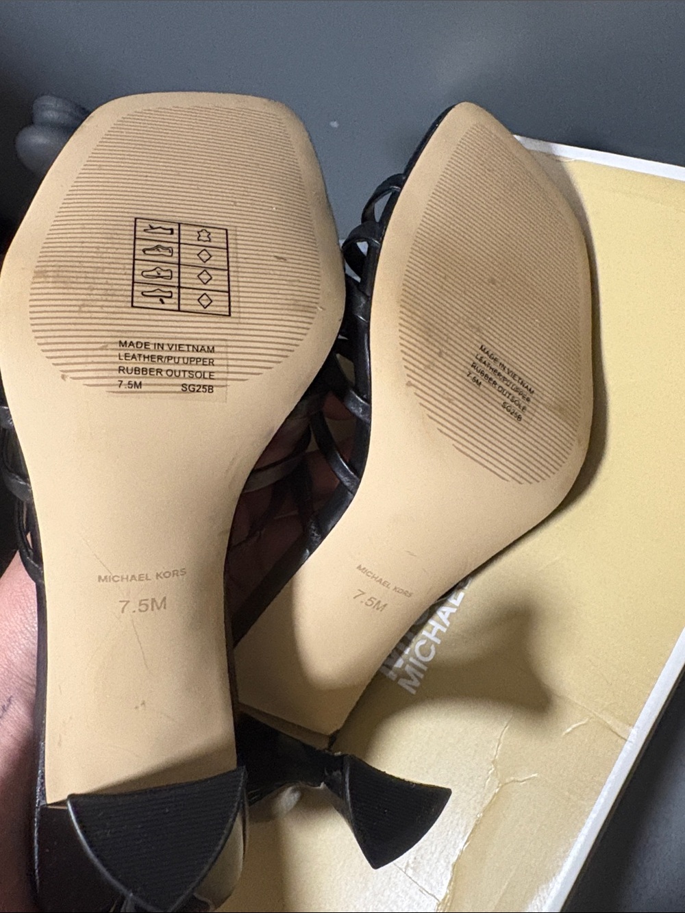 Michael Kors Haisley Black Strappy Square-Toe Heels NIB - Picture 6 of 7
